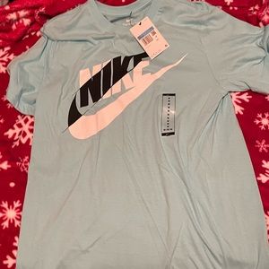 Nike Tee-Shirt for sale (Brand New)